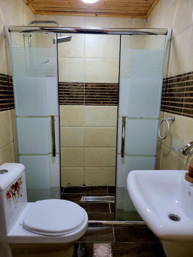 Atoom Lodge Jarash Esterno foto