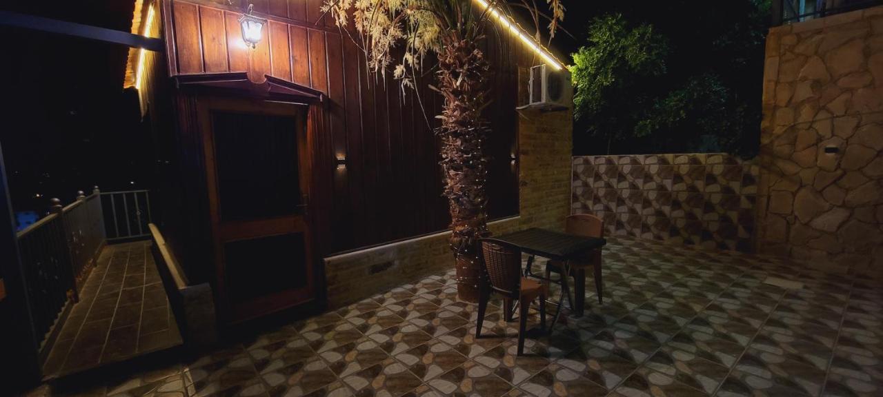 Atoom Lodge Jarash Esterno foto