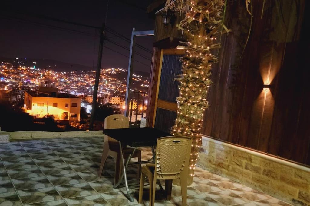 Atoom Lodge Jarash Esterno foto