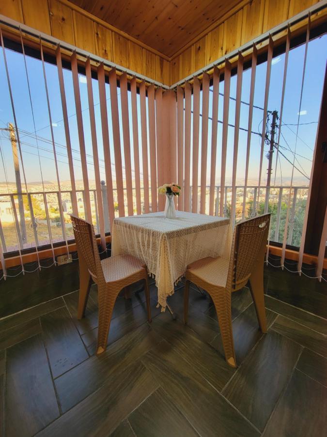 Atoom Lodge Jarash Esterno foto