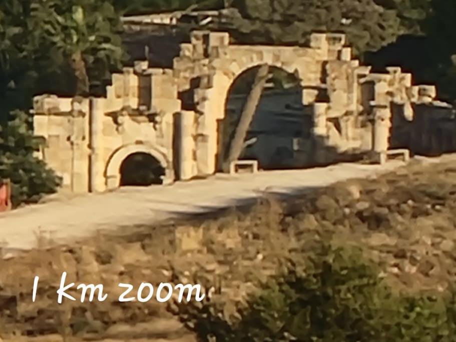 Atoom Lodge Jarash Esterno foto